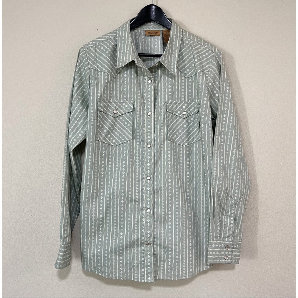 Wrangler Size Large Western Snap Button Long Sleeve Shirt